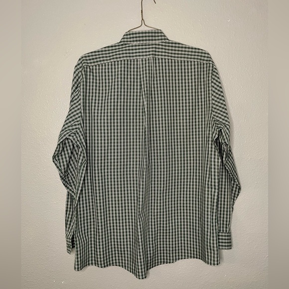 Eddie Bauer Relaxed Fit Button Down Shirt (BUNDLE OF 2) - Picture 3 of 11